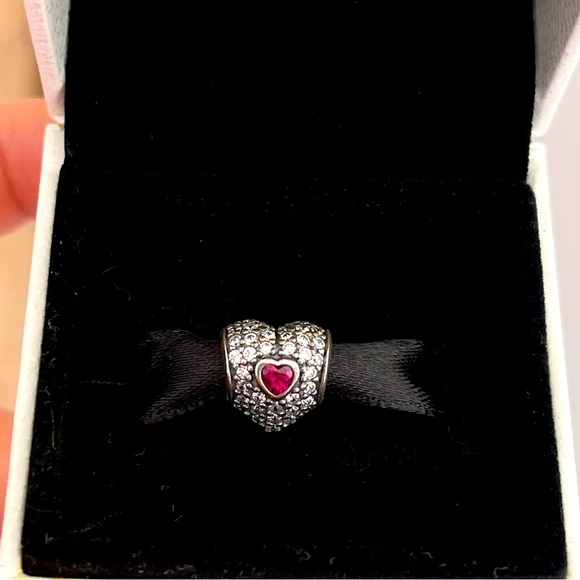 Pandora ‘In My Heart’ charm - Picture 6 of 7